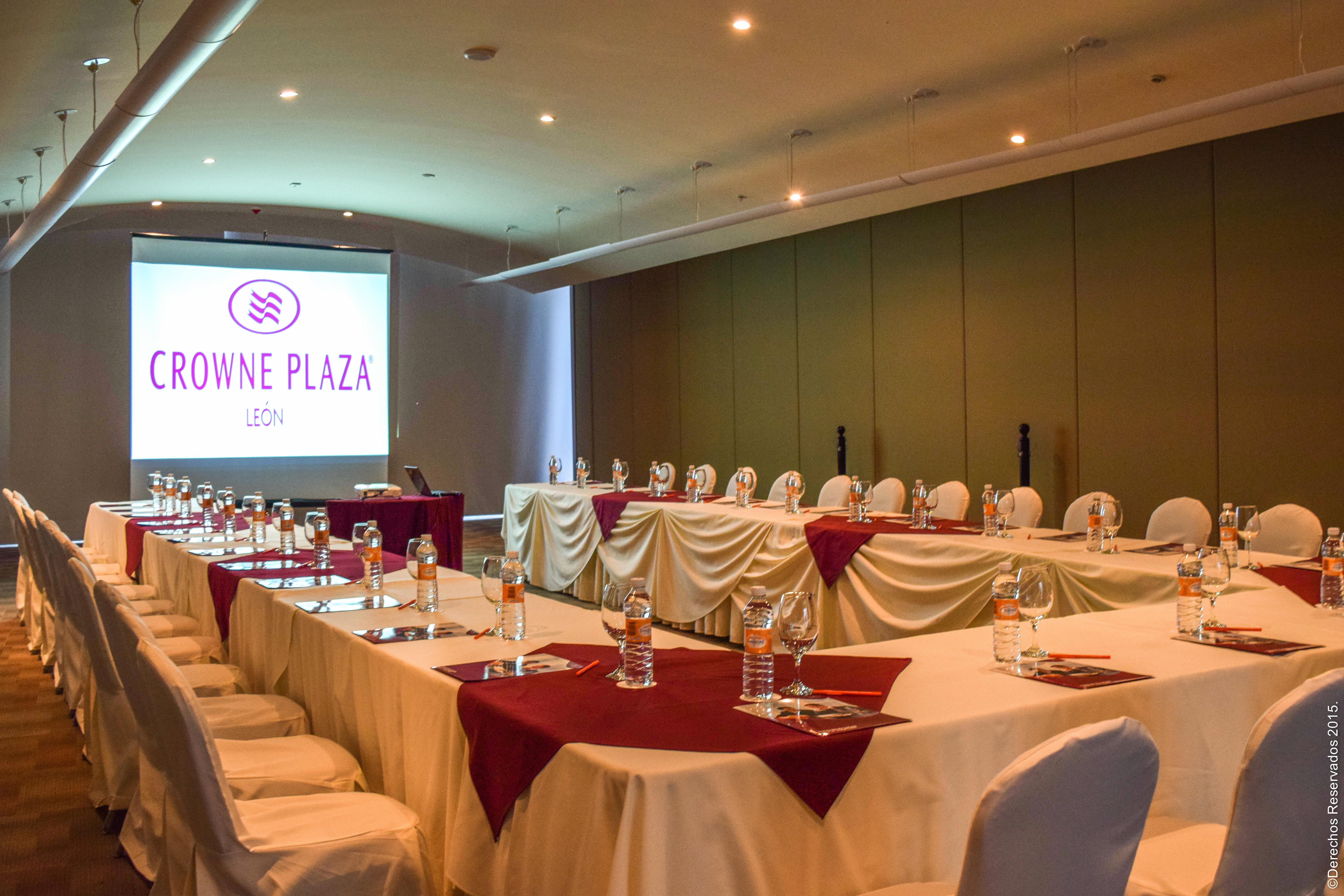 Hotel Crowne Plaza Leon By Ihg Exterior foto
