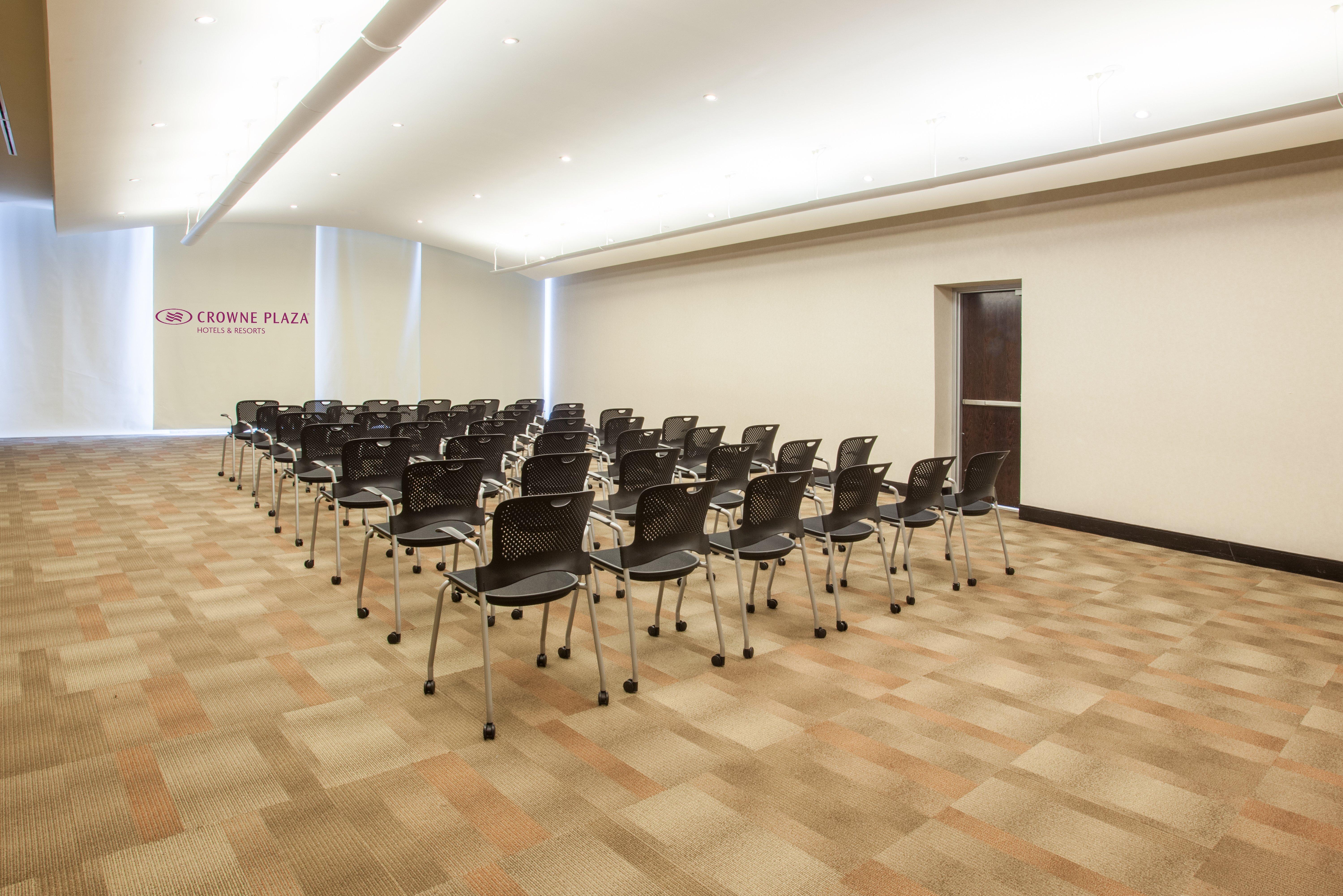 Hotel Crowne Plaza Leon By Ihg Exterior foto
