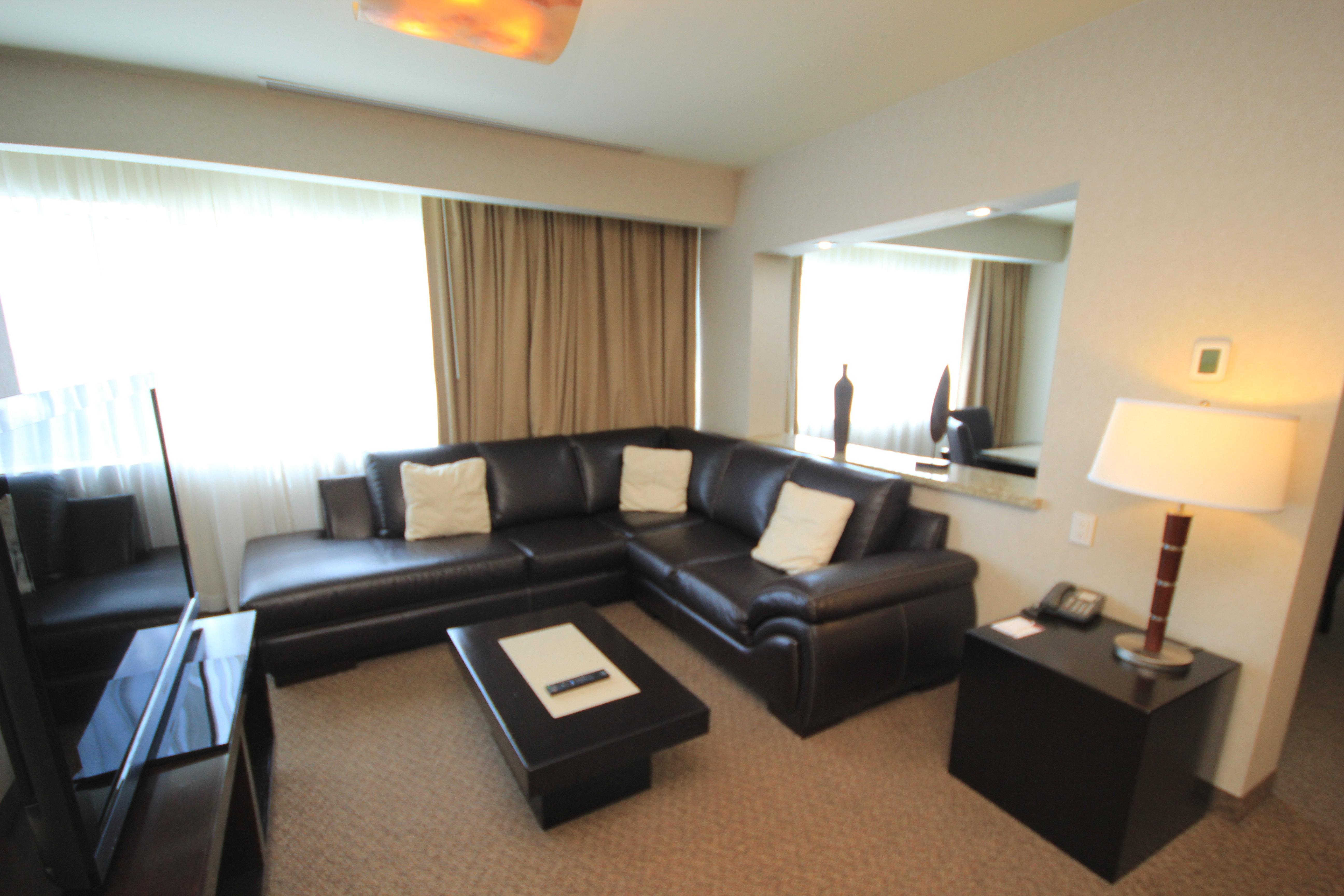 Hotel Crowne Plaza Leon By Ihg Exterior foto