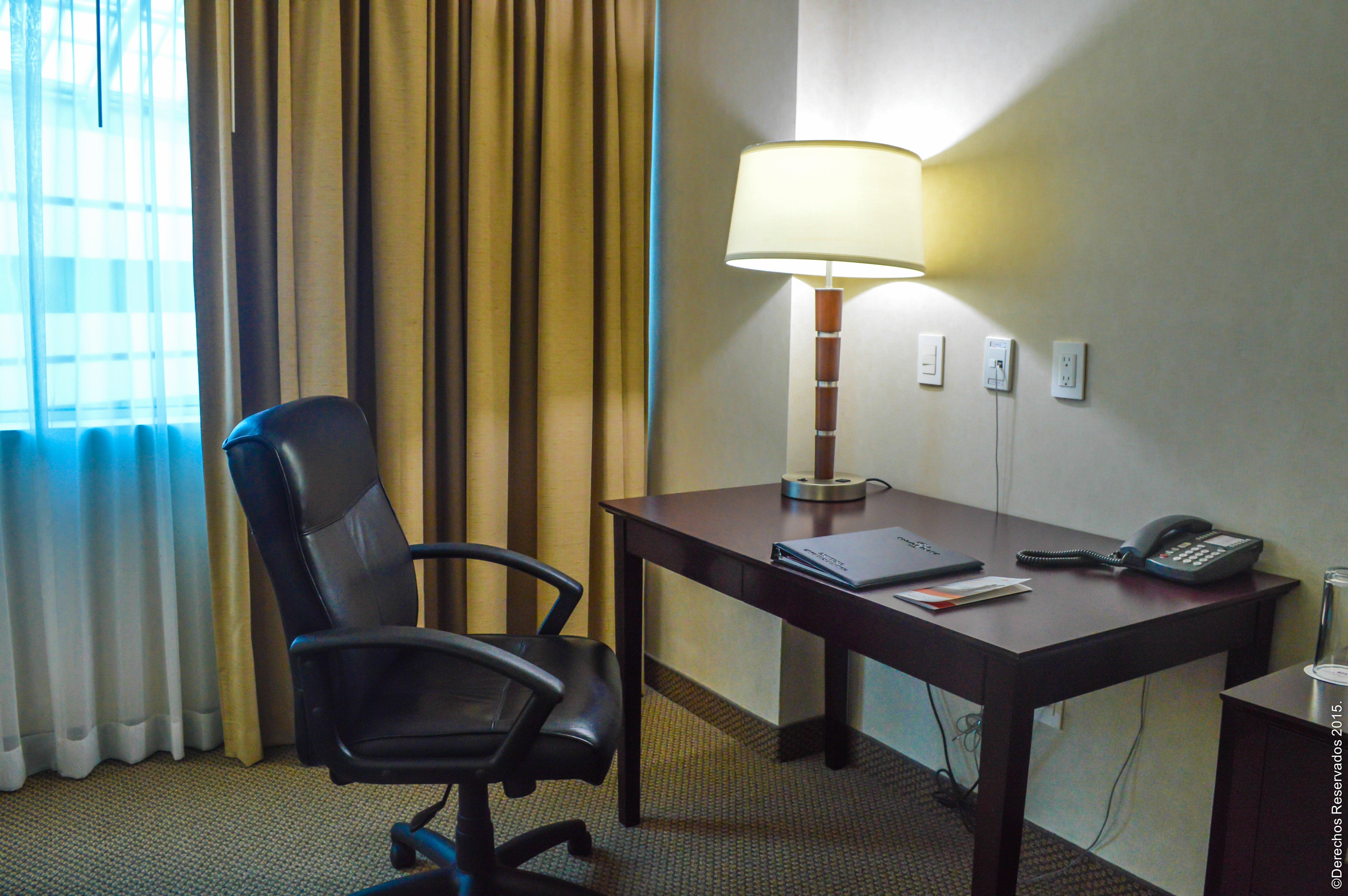 Hotel Crowne Plaza Leon By Ihg Exterior foto